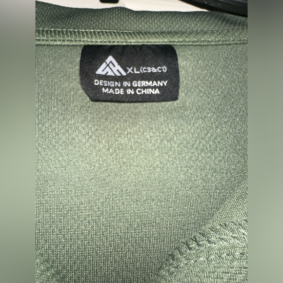 Brand new Men’s XL Polo with pen holder on arm sleeve . No tags. Olive Green - Picture 2 of 5
